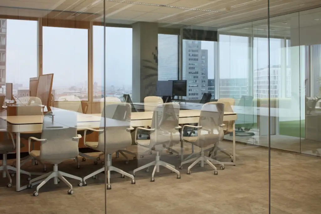 Ihr neues Büro im Saturn Tower