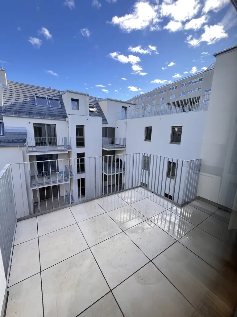 Provisionsfrei |Top vermietete Anlegerwohnung an der U6 | 2 Zimmer mit Balkon in Hofruhelage