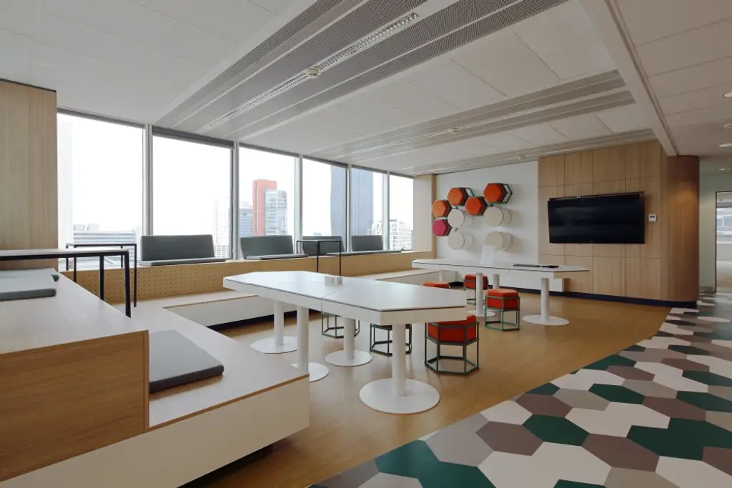 Ihr neues Büro im Saturn Tower