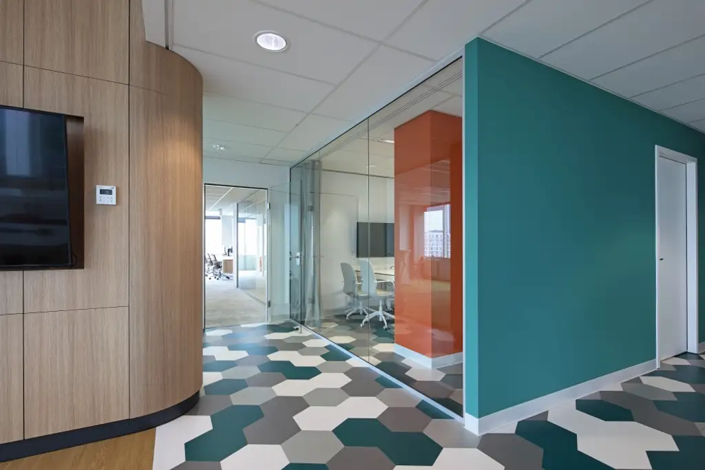 Ihr neues Büro im Saturn Tower