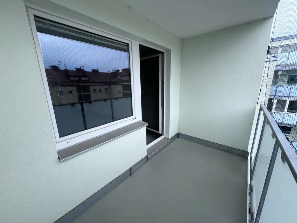 Ruhige 3-Zimmer-Wohnung im 7. Stock mit zwei Loggien – sonnige Hoflage und viel Potenzial