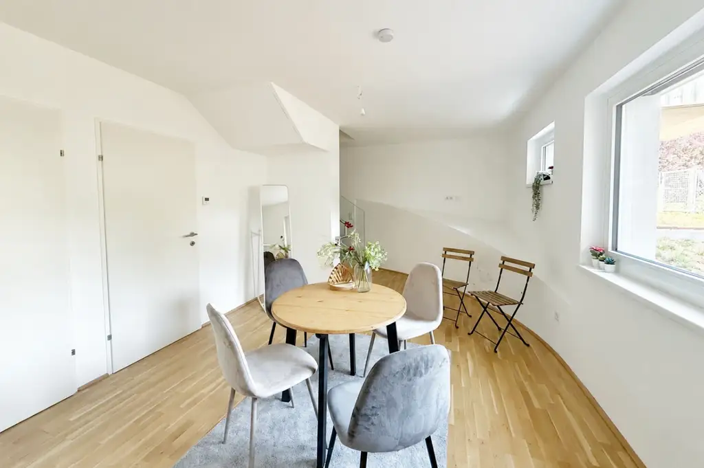 RESERVIERT - Wohnen oder Atelier – Sie entscheiden.