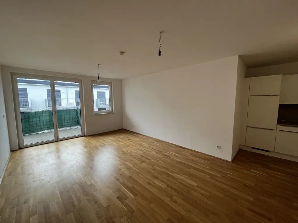 Moderne Neubauwohnung mit großzügigem Balkon