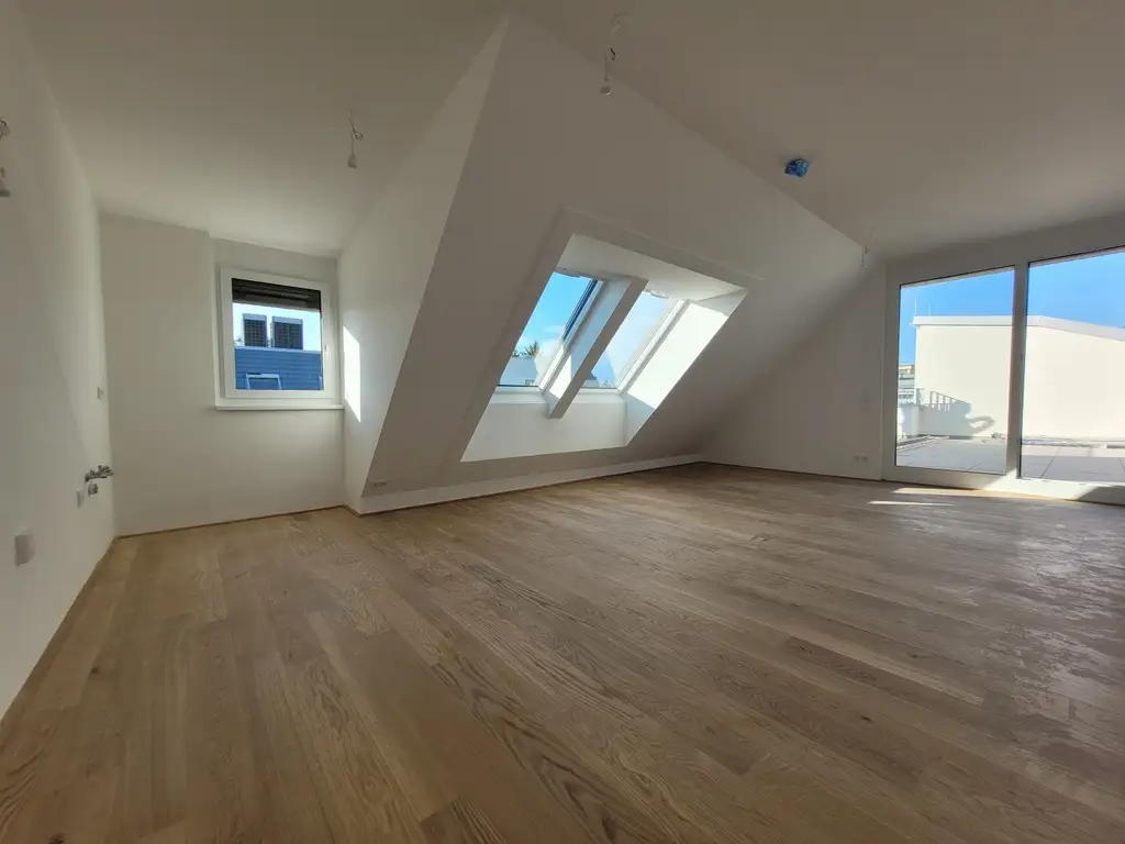 Traumhafte Dachgeschosswohnung mit 2 großen Terrassen| Provisionsfrei