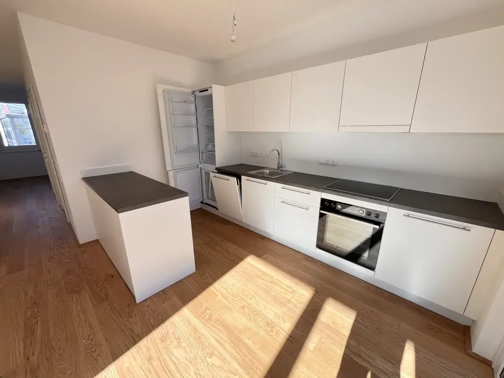 Top Neubauwohnung an der U6 mit Balkon in den Innenhof | Provisionsfrei