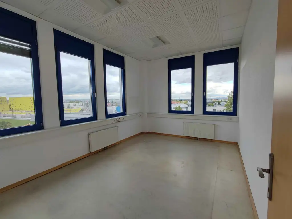 Bürofläche mit Rundumblick im 23. Bezirk