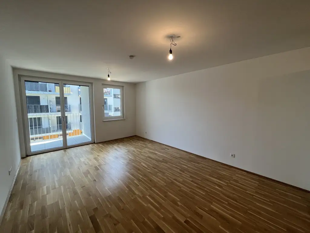 Moderne und geräumige 2-Zimmer-Wohnung mit Balkon