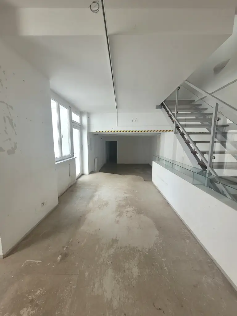 UNBEFRISTETES 3 ETAGEN-Büro direkt in der Neubaugasse - Hofruhelage!